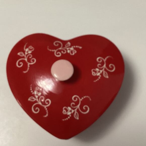 Vintage Temptations Heart Shaped Ramekin Baking Dish Lid Floral Lace Trinket Box - Picture 2 of 10